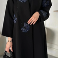 عباية قماش كريب مع ورد ستان + طرحة